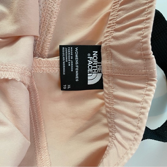 The North Face Womens Shorts size XL - Picture 9 of 9